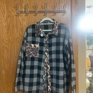 SHEIN Black and Gray Plaid Button-Down Shirt with Leopard Trim